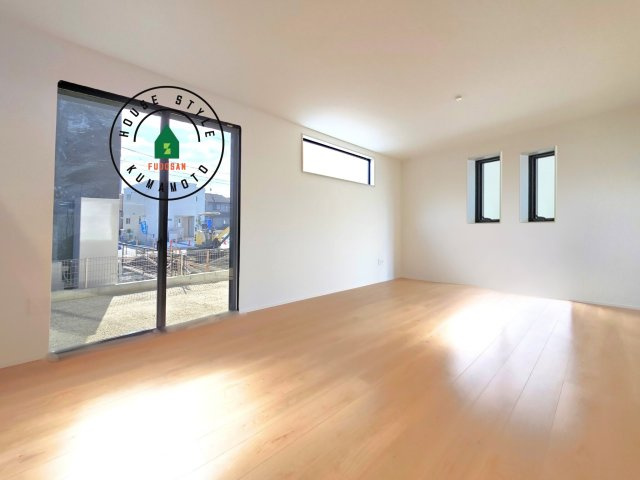 菊池郡大津町大字下町第4-2棟(6号棟)の内観：施工例|ご家族を近くに感じられる対面キッチンのLDK。会話もはずみそうですね。