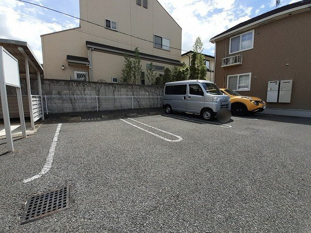 ポラリスＢの駐車場