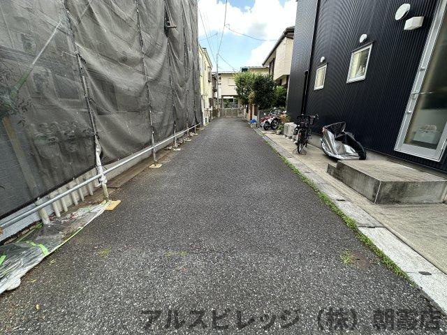 中古/新座市栄４丁目の前面道路含む現地写真