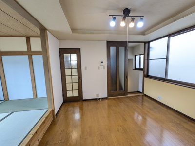 【居間・リビング】 | 近鉄大阪線 河内国分駅 戸建て