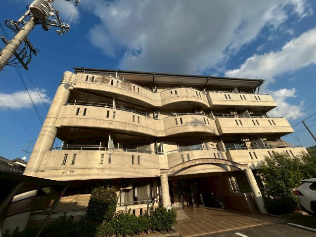 アーバンヴィラ松神子の外観