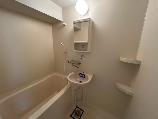 アーバンヴィラ松神子の浴室