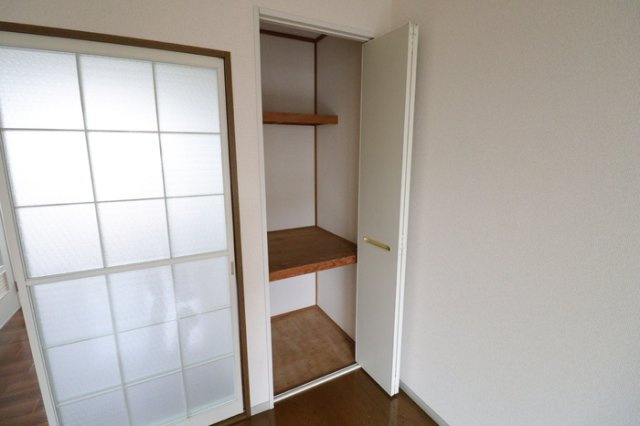 川崎市多摩区宿河原３丁目のアパートの収納