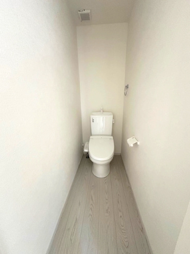 【トイレ】 | Terrechez豊中市東豊中町1期 | 各階にトイレがあるので、朝の混雑も解消！トイレのたびに階段を上り下りする手間もありません。