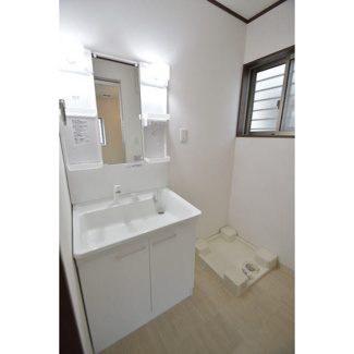 【洗面所】 | MD Village　D棟 | シャンプードレッサー・室内洗濯機置き場