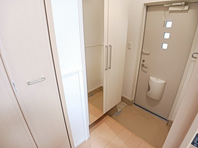 リヴィエールⅡの玄関|明るい玄関です