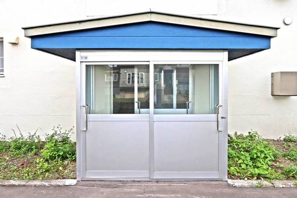 ビレッジハウス春光1号棟のエントランス|ゆとりのあるエントランスです