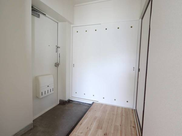 ビレッジハウス赤平2号棟の玄関|ビレッジハウスの同一物件・同一タイプの間取りの写真です