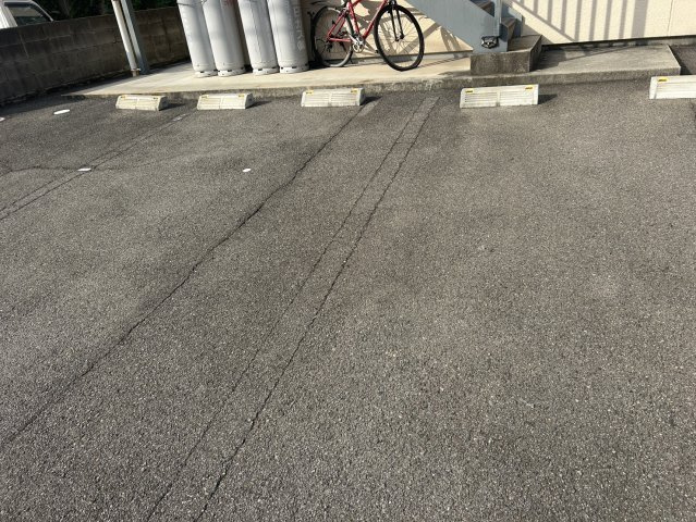 カサーナ新須賀の駐車場