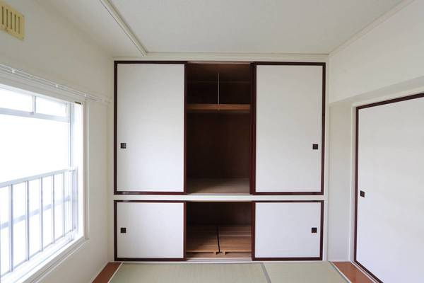 ビレッジハウス赤平2号棟の収納|ビレッジハウスの同一物件・同一タイプの間取りの写真です