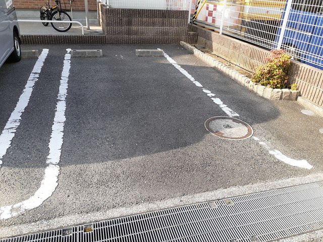 モンルウエストの駐車場