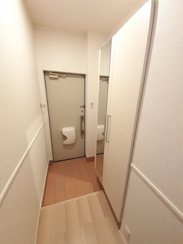 ラ・アゼリア　　刈谷市近郊の賃貸はクラスホームの玄関|シンプルで使いやすい玄関です