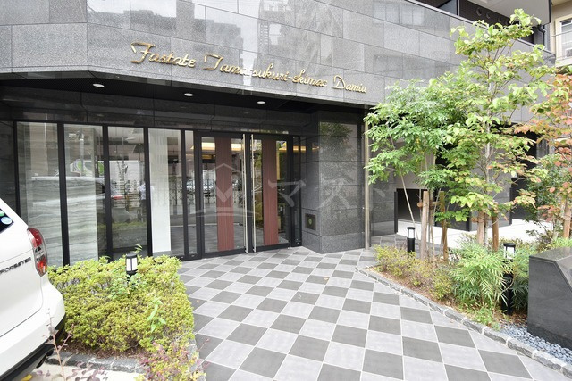 ファステート玉造駅前ダミュウのエントランス