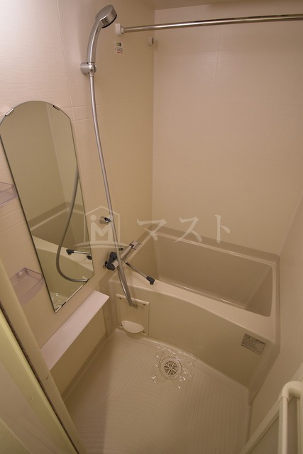 ファステート玉造駅前ダミュウの浴室