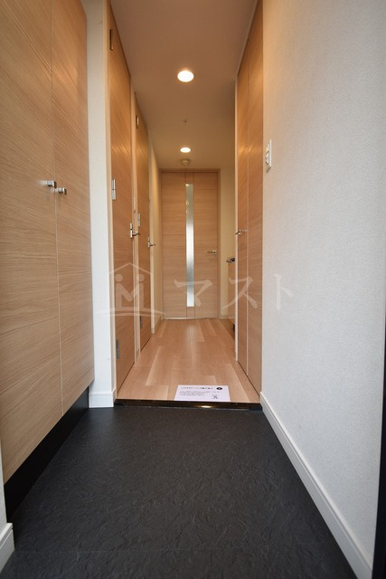 ファステート玉造駅前ダミュウの玄関