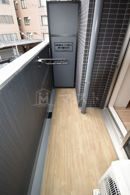 ファステート玉造駅前ダミュウのバルコニー