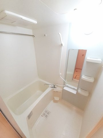 ジョーンティーヴィラ　　 刈谷市近郊の賃貸はクラスホームの浴室|コンパクトで使いやすいお風呂です