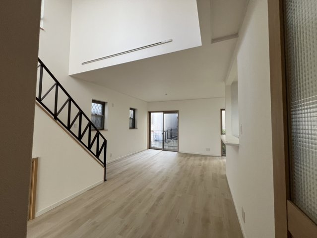 サンタウン星田北の居間・リビング|■こちらのリビングで趣味の時間をお楽しみください♪