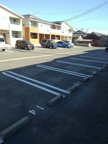 さくら２　　 刈谷市近郊の賃貸はクラスホームの駐車場|駐車場があります