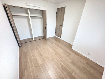 【洋室】 | コスモハイツ光明池A棟 | 家探しはどうやってするの？から資金のことや住宅ローン、税金や制度のことまで住宅の難しいことをわかりやすく説明いたします♪