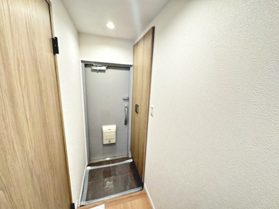 【玄関】 | コスモハイツ光明池A棟 | 【玄関】シューズボックス付！スッキリ片付きますね♪