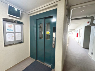 【その他共用部分】 | コスモハイツ光明池A棟 | エレベーターありますので、重い荷物も楽々お部屋へ運べますね♪