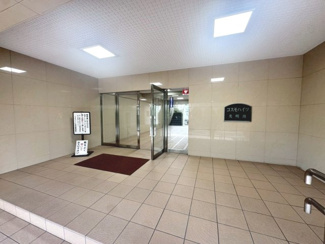 【エントランス】 | コスモハイツ光明池A棟 | 現地見学当日から承っております♪現地周辺の環境や、駅までの道のりなど周辺環境も合わせてご確認いただき、ぜひご検討ください！