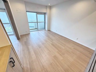 【居間・リビング】 | コスモハイツ光明池A棟 | 【東向きの６階部分】日当たり・通風・眺望良好！たっぷりの陽光に包まれる明るい住まいに気持ちも明るくなりますね♪