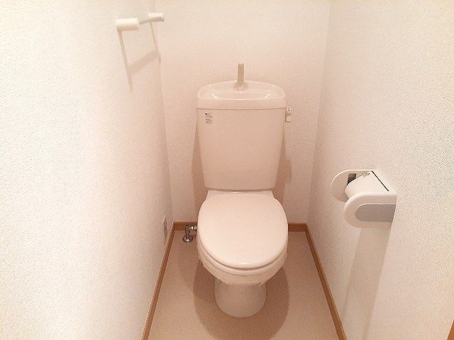 サンシャインタナカのトイレ|清潔感のあるトイレです