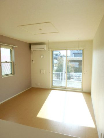 アイリン　タウン　Ｂ　　 刈谷市近郊の賃貸はクラスホームの居間・リビング|使いやすいリビングです