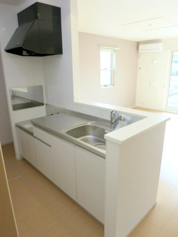 アイリン　タウン　Ｂ　　 刈谷市近郊の賃貸はクラスホームのキッチン|コンパクトなキッチンで掃除もラクラク