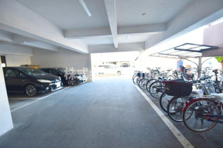 【駐車場】