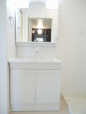 ヴィレッジ向山Ｋ　　 刈谷市近郊の賃貸はクラスホームの洗面所|広い洗面スペース