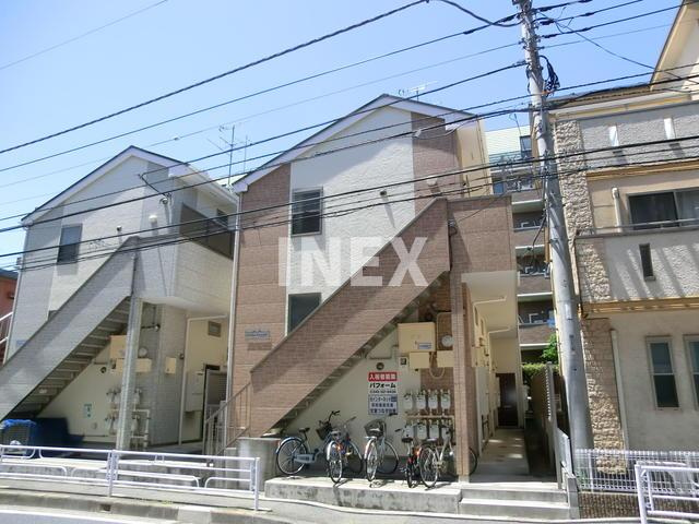 横浜市港北区菊名３丁目のアパートの外観
