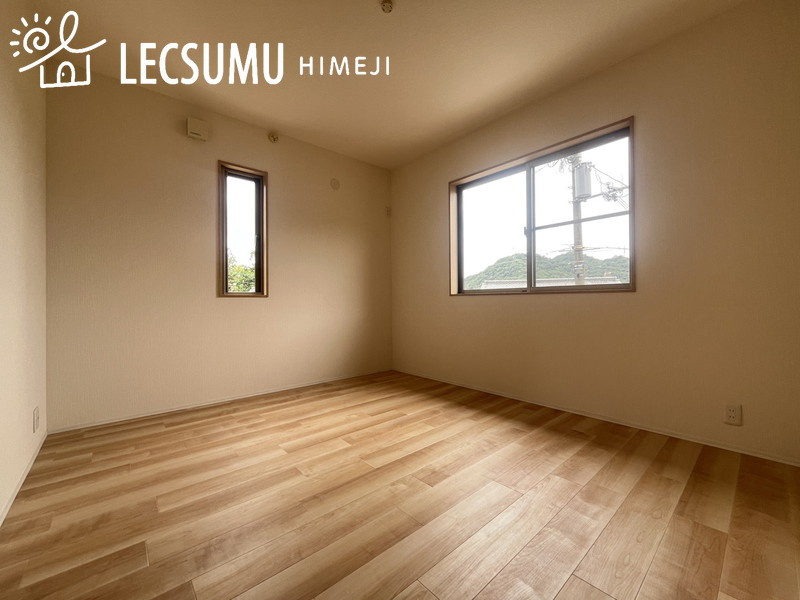 姫路市青山５丁目／中古戸建の洋室