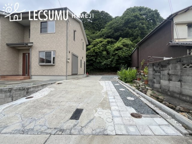 姫路市青山５丁目／中古戸建の駐車場