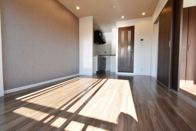 エメラルドオーシャン西宮の居間・リビング|別部屋　イメージ