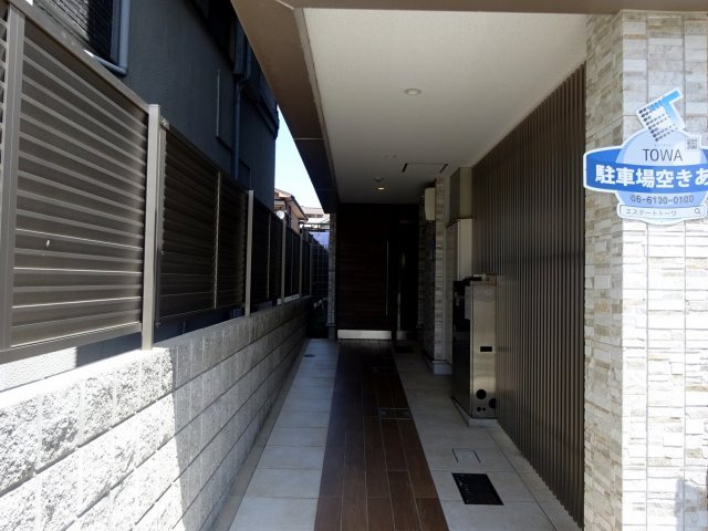 エメラルドオーシャン西宮のエントランス