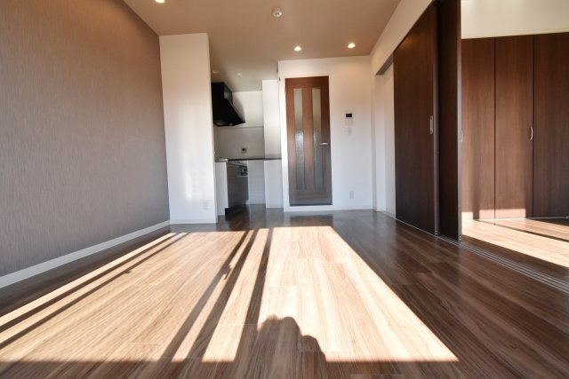 エメラルドオーシャン西宮の居間・リビング|別部屋　イメージ