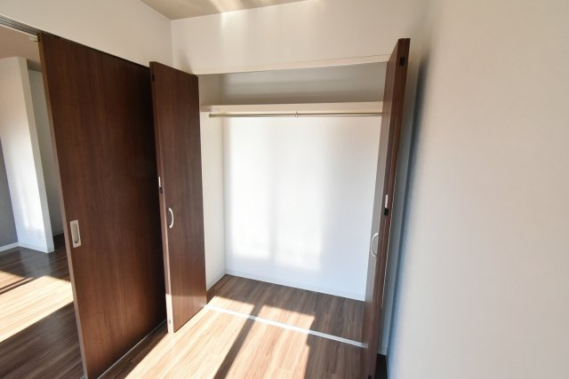 エメラルドオーシャン西宮の収納|別部屋　イメージ