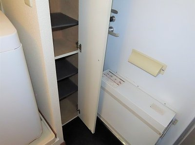 レオパレス御所の玄関|シューズボックスあり