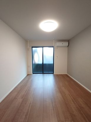 キャメル草加八幡町の居間・リビング