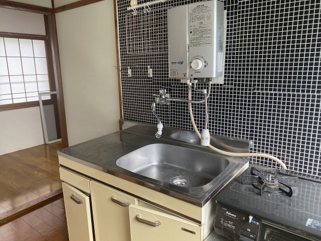 遠野市穀町の一戸建てのキッチン