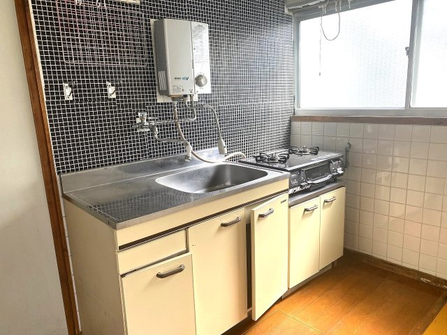 遠野市穀町の一戸建てのキッチン