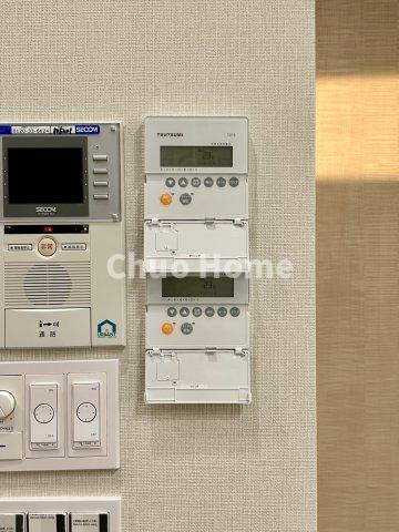 プラウドタワー東雲キャナルコートの冷暖房・空調設備|【床暖房】冬は足元から暖めてくれる床暖房はエアコンとは違って埃が舞いませんので健康にも良さそうですね。