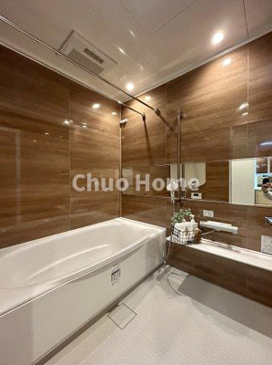 【浴室】 | プラウドタワー東雲キャナルコート | 【バスルーム】暖房換気乾燥機付きシステムバスルーム。暖房・冷風・換気・乾燥など、毎日を快適に過ごせるうれしい機能が揃っています。雨の日の洗濯物も安心です。