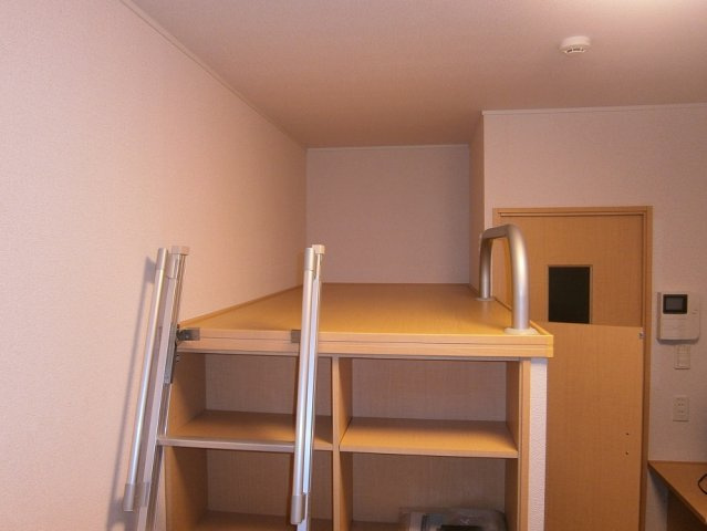 レオパレスピーコックの居間・リビング