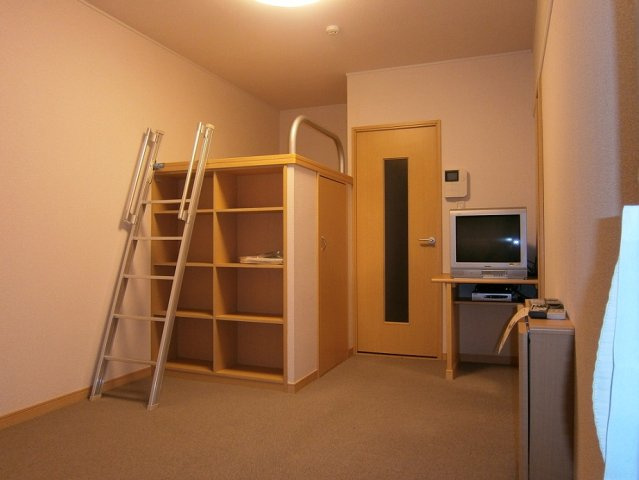 レオパレスピーコックの居間・リビング