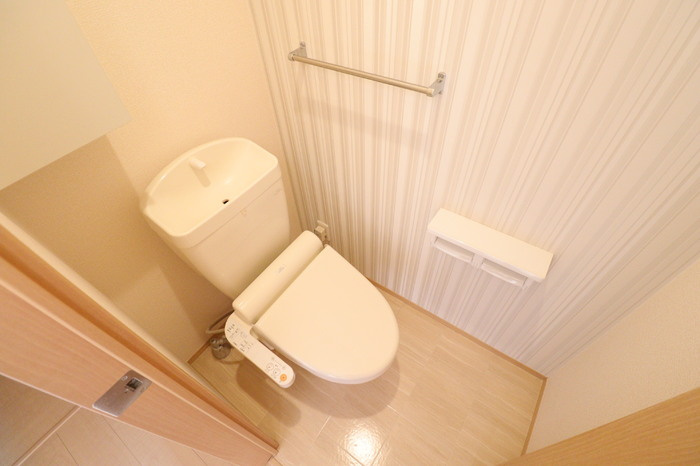 川崎市多摩区枡形４丁目の一戸建てのトイレ