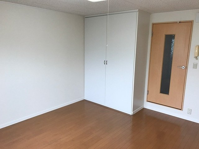 レオパレスリブェールの居間・リビング